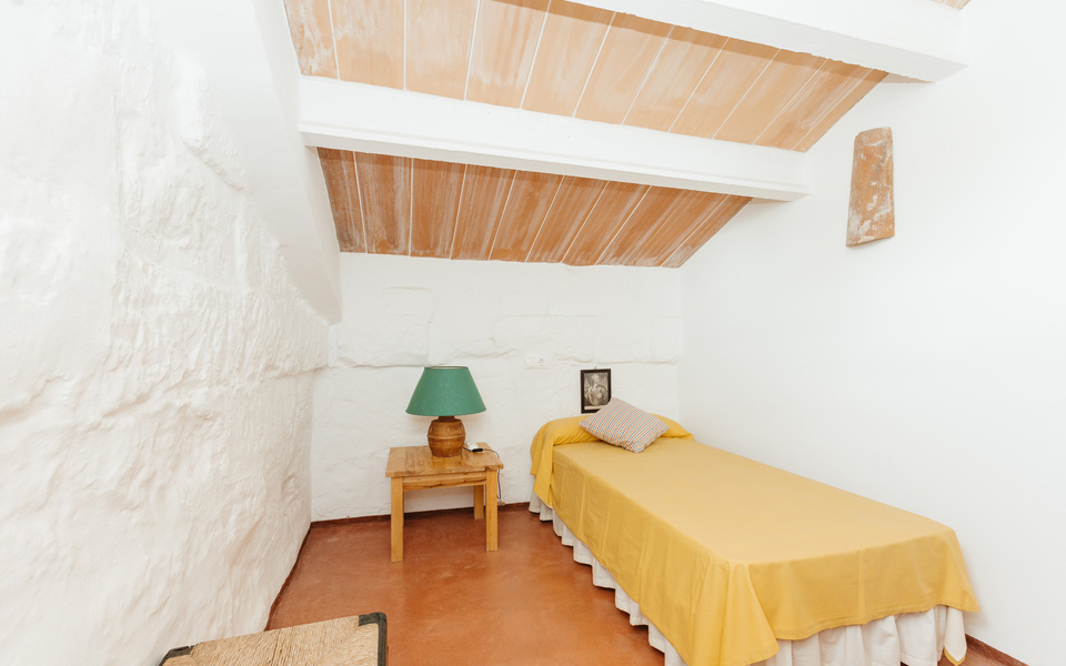 Dormitorio planta superior con cama individual 